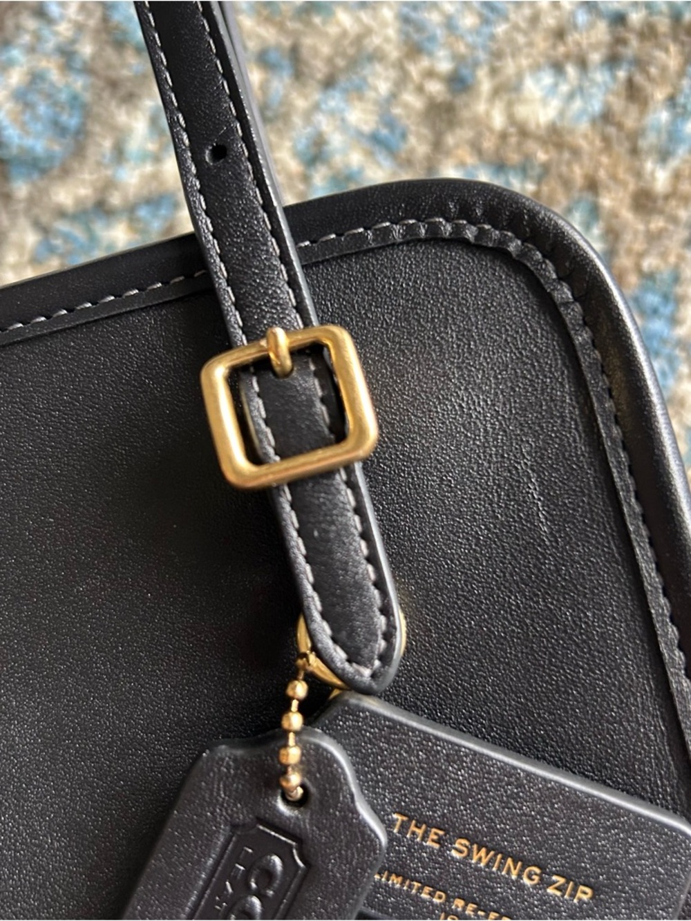 Coach Black Swing Zip Bag 20 - Picture 3 of 11
